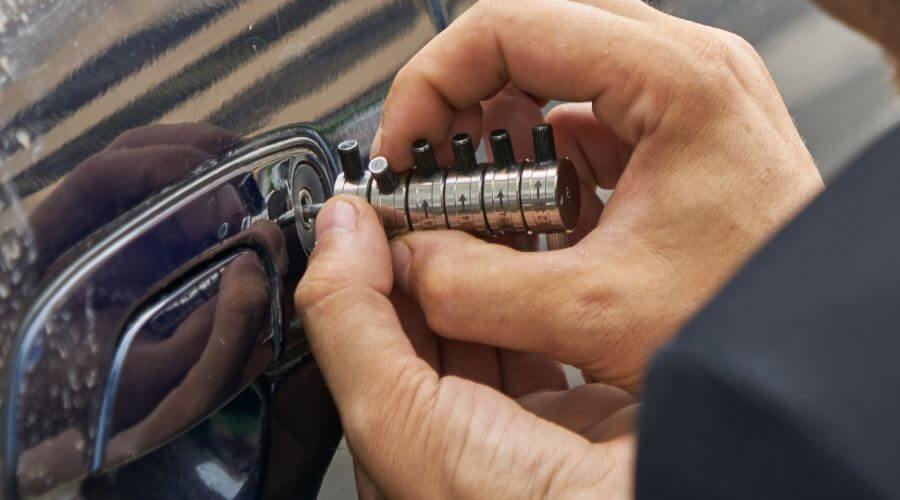 Professional residential roofers in Cuba, KS